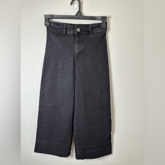 H&M Denim - H&M High Waisted Culotte Wide Leg Cropped Jeans Black Size 4